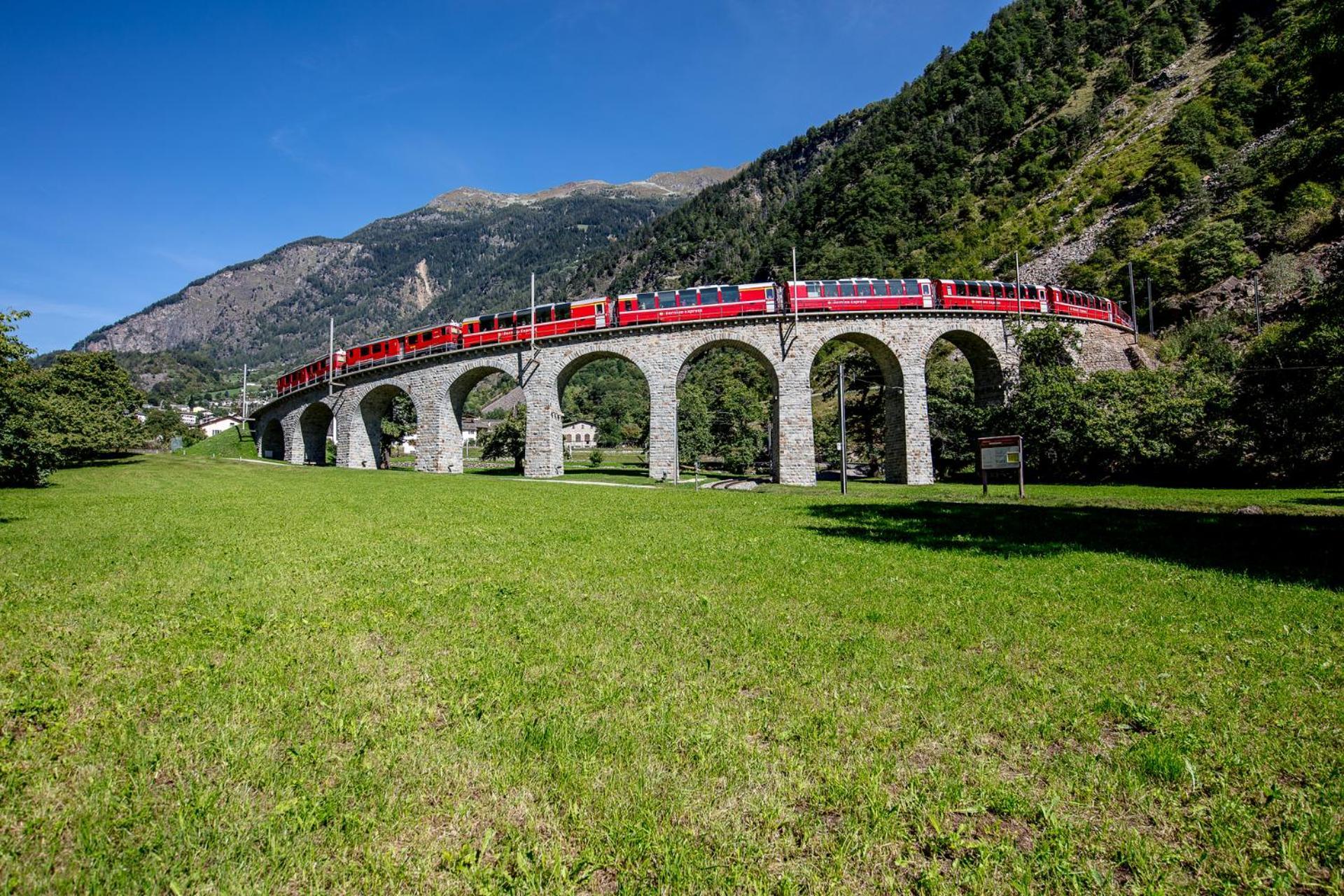 Residenza 39 - 900 M To Bernina Express Apartment ตีราโน ภายนอก รูปภาพ
